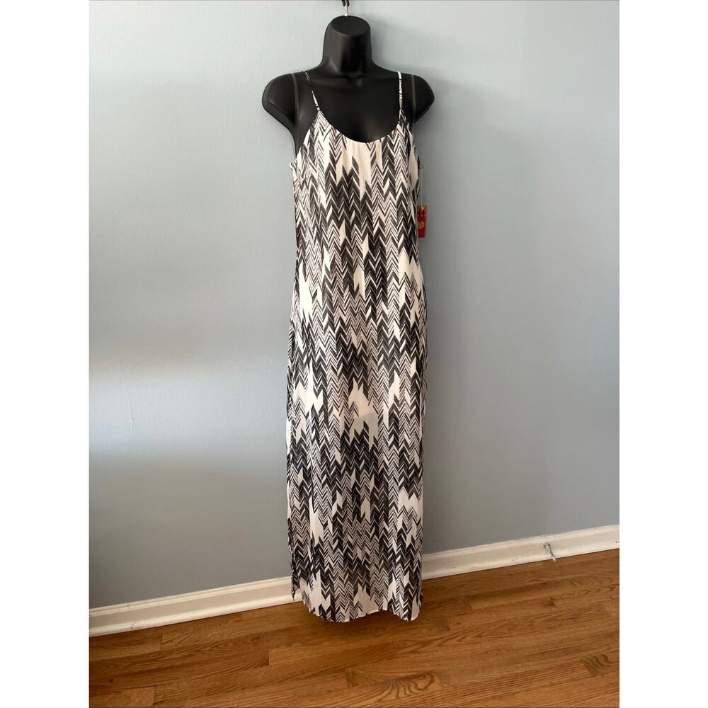 ARDENE crochet strappy maxi dress in black &white leaned chevron new size S